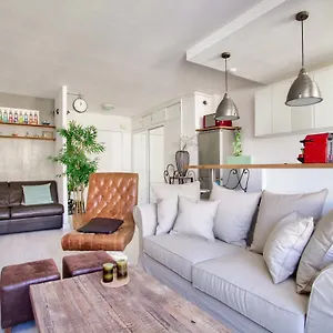 Luxurious Republique Pierre Levé Free Netflix Apartamento París
